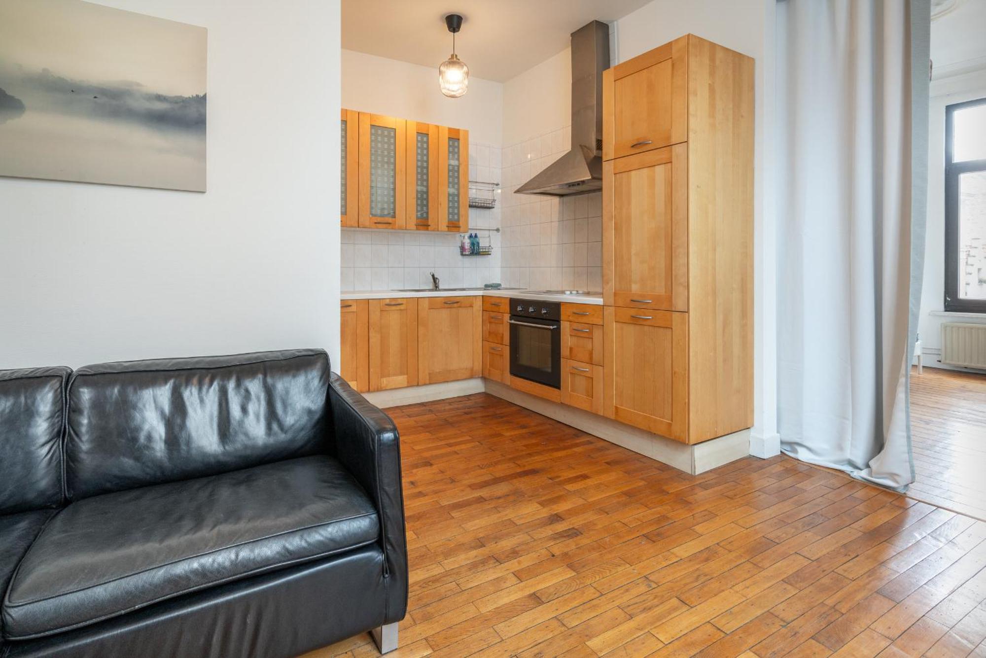 Large Authentic Apartment *